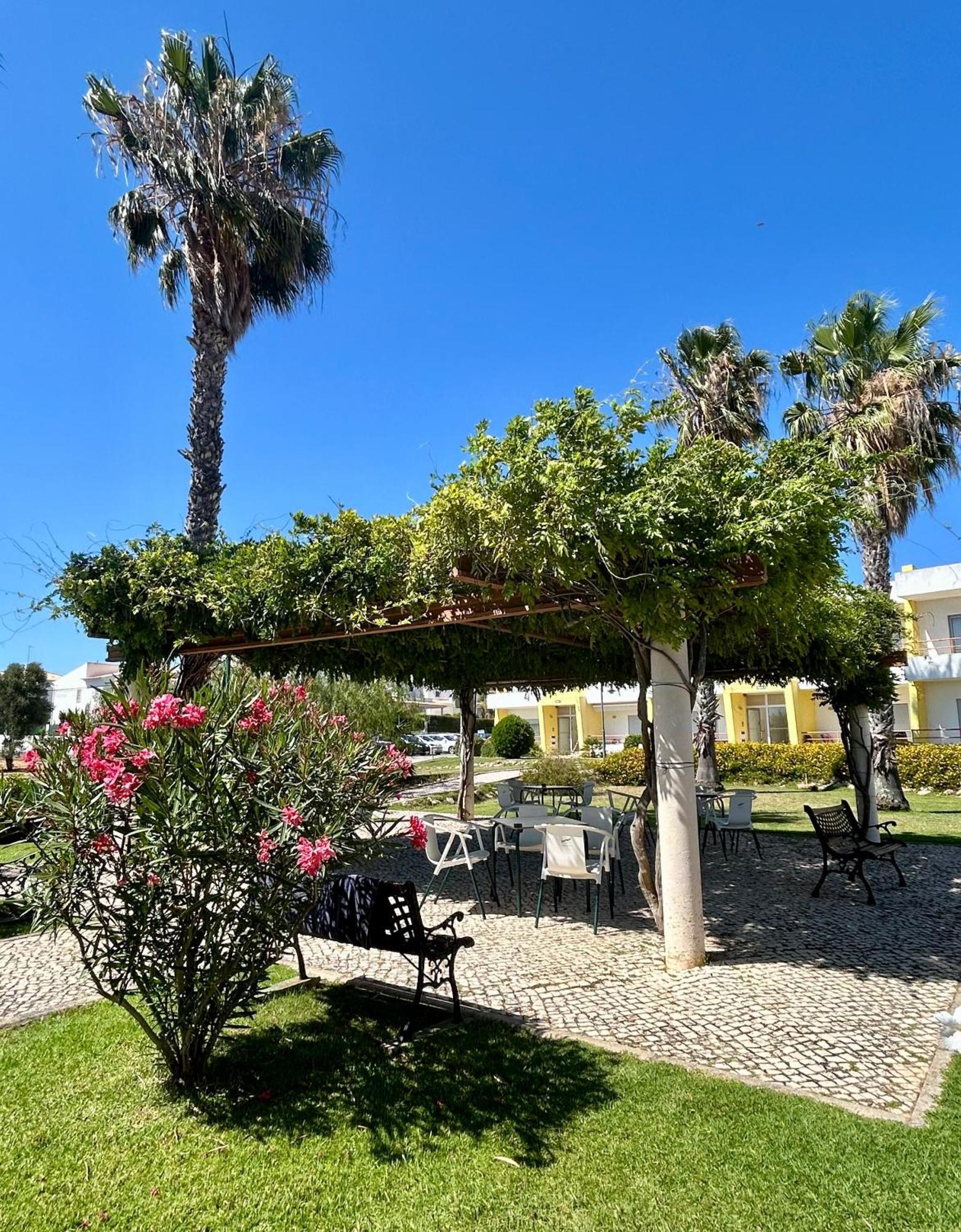 Apartamentos Santa Teresinha Alvor Luaran gambar