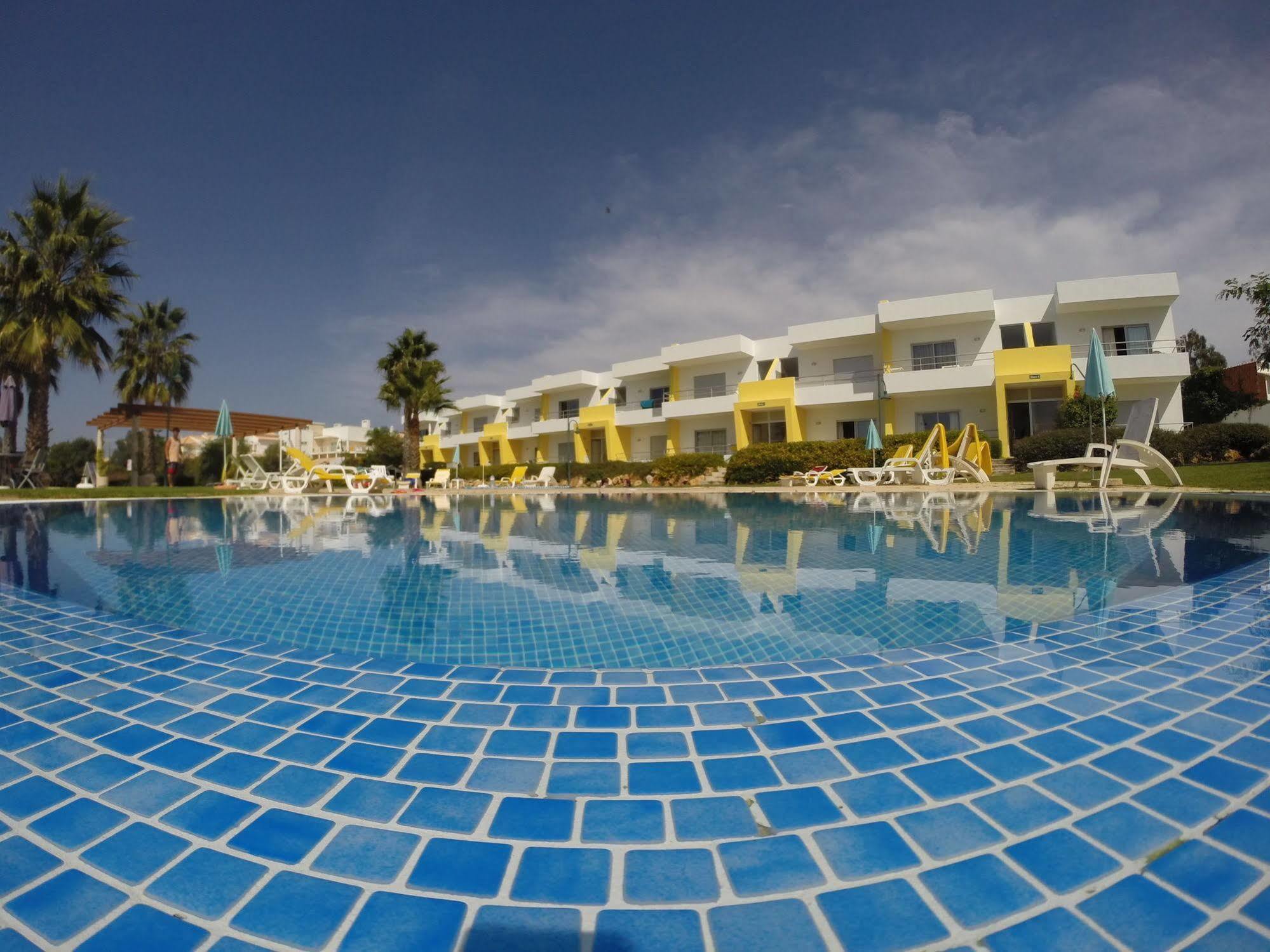 Apartamentos Santa Teresinha Alvor Luaran gambar