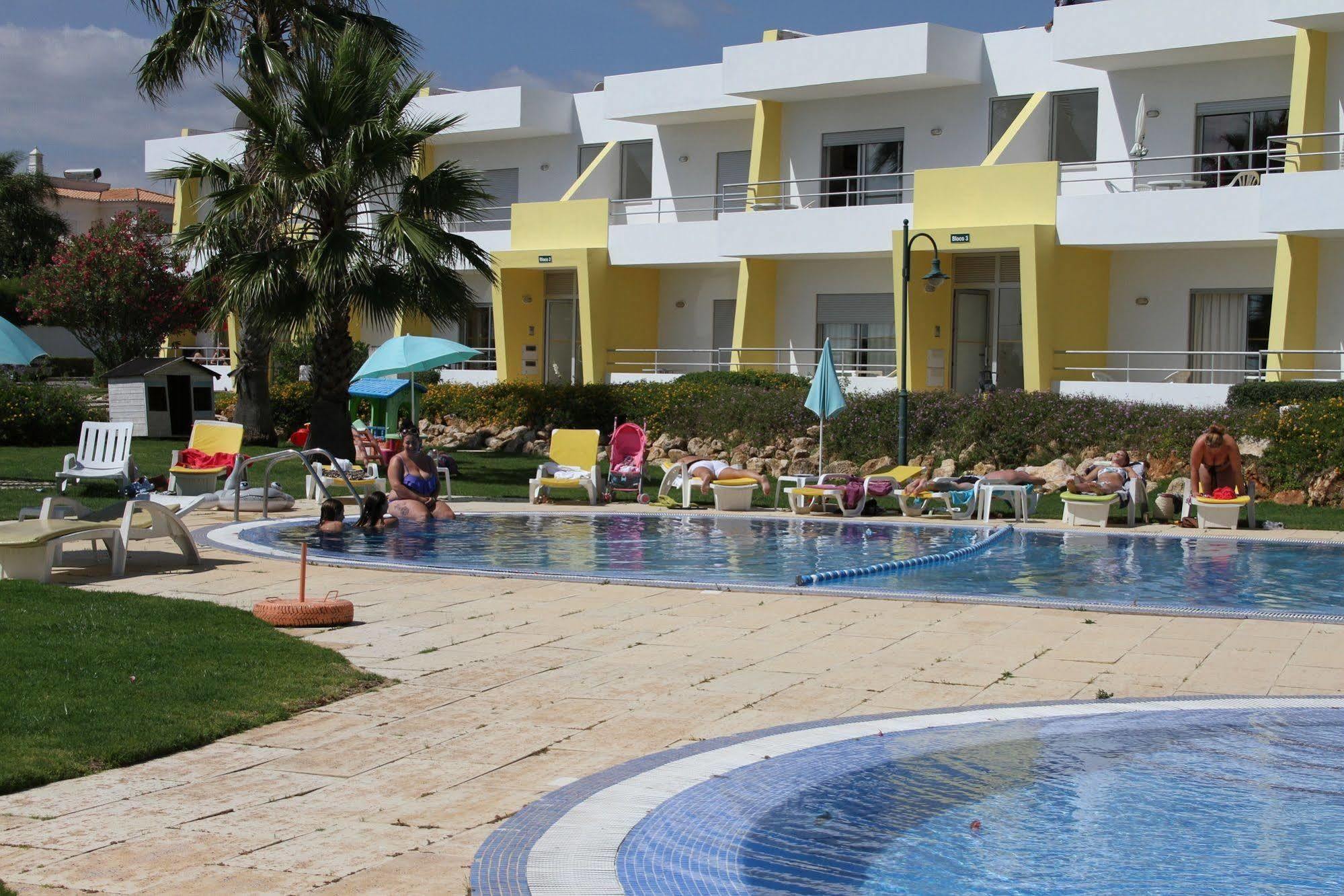 Apartamentos Santa Teresinha Alvor Luaran gambar